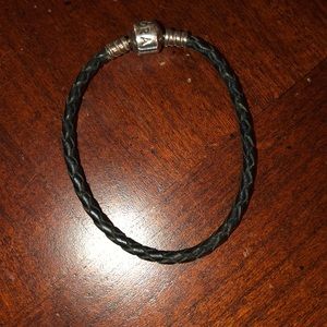 Pandora black leather bracket